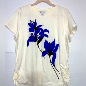 Liz Claiborne Tee with royal blue graphic
